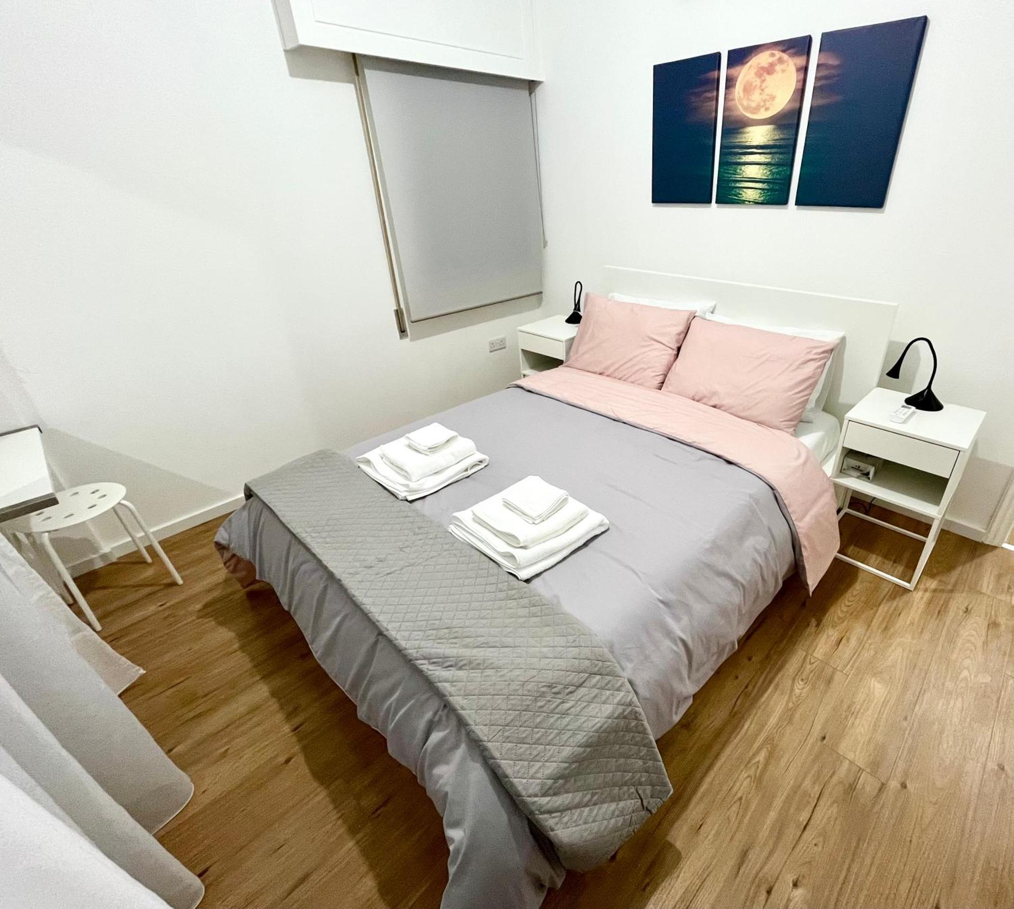 Modern Apartment Near Mckenzie Beach Larnaca Bagian luar foto