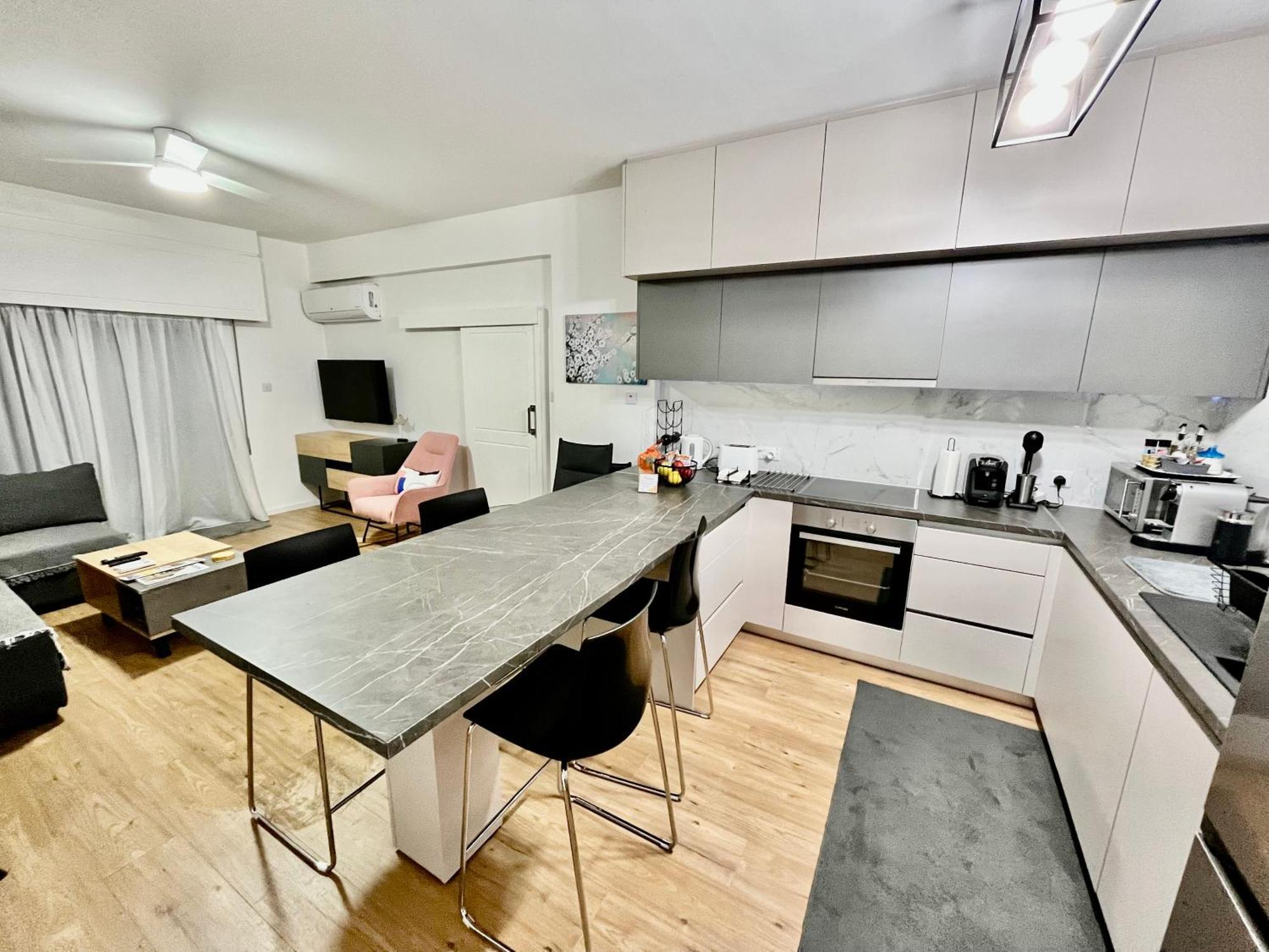 Modern Apartment Near Mckenzie Beach Larnaca Bagian luar foto
