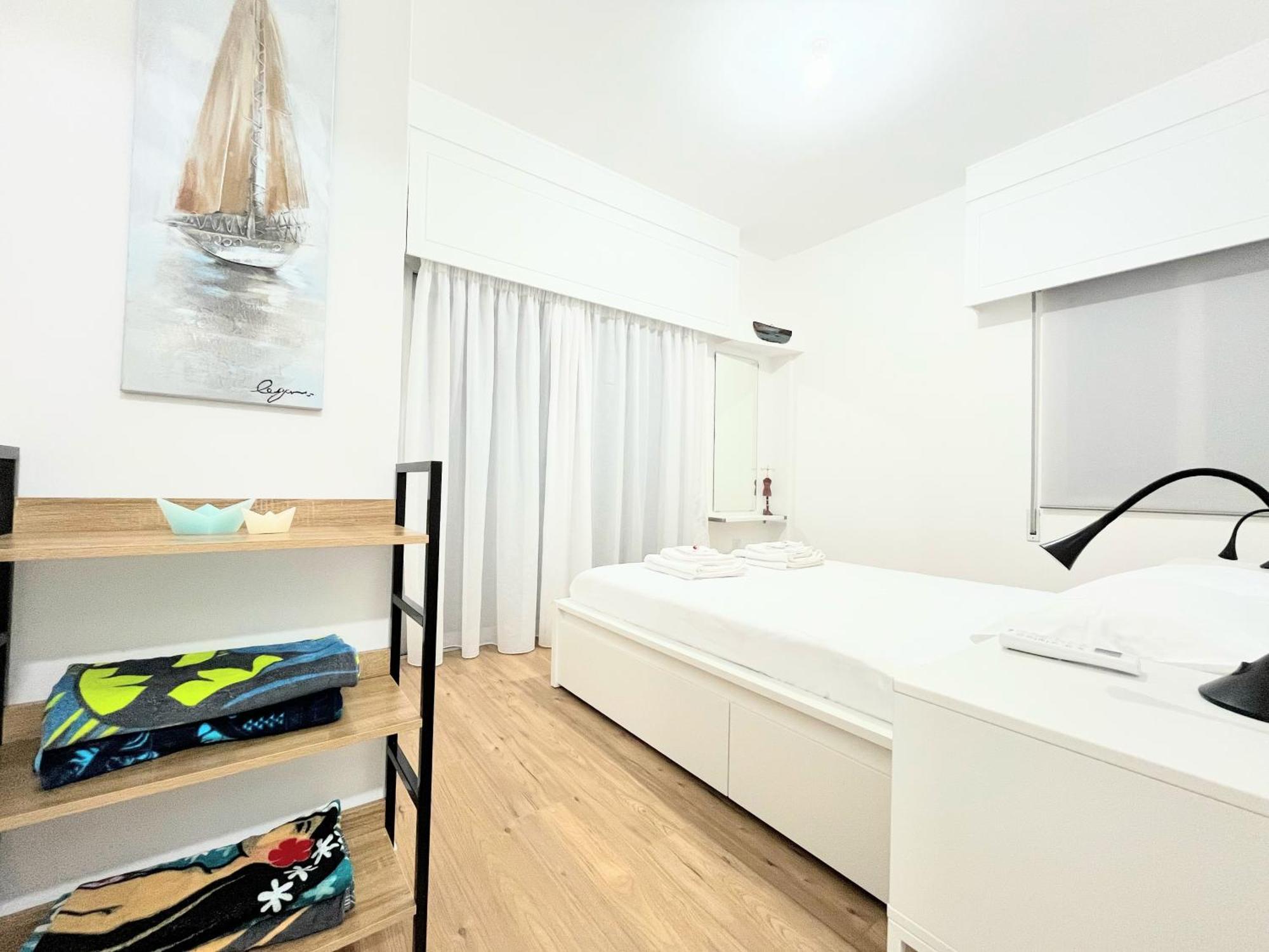 Modern Apartment Near Mckenzie Beach Larnaca Bagian luar foto