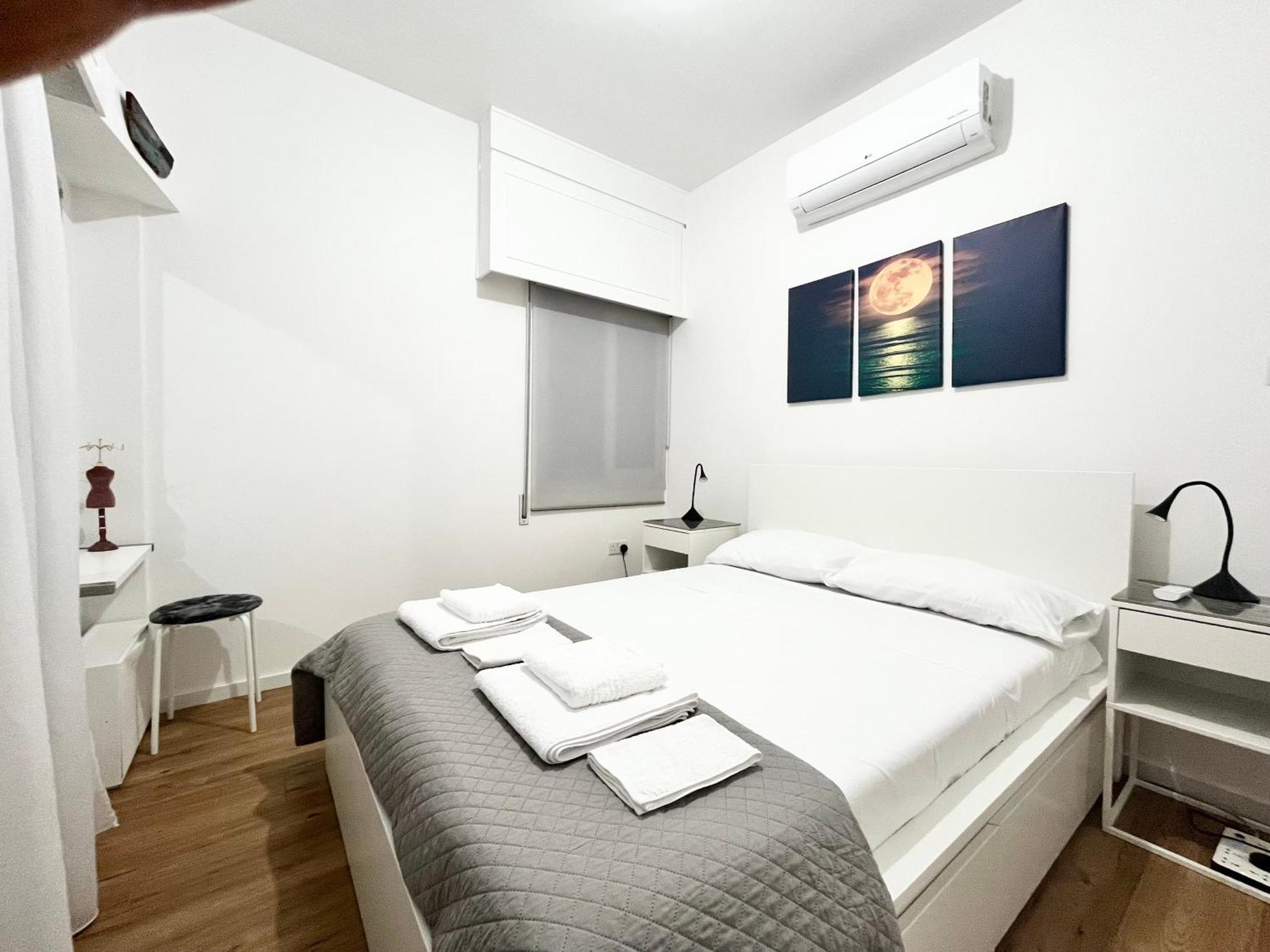 Modern Apartment Near Mckenzie Beach Larnaca Bagian luar foto